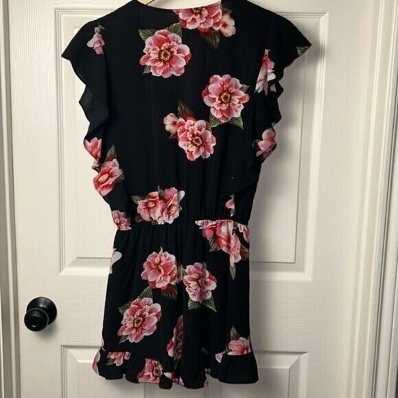 Umgee Black Floral Surplice Ruffle Short Sleeve Casual Shorts Romper Size Medium - Picture 2 of 10